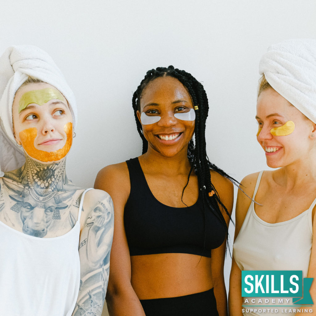 Three women doing facemasks and relaxing at home. Get inspired by our 5 Beauty Business Ideas for 2021 and open a mobile beauty salon